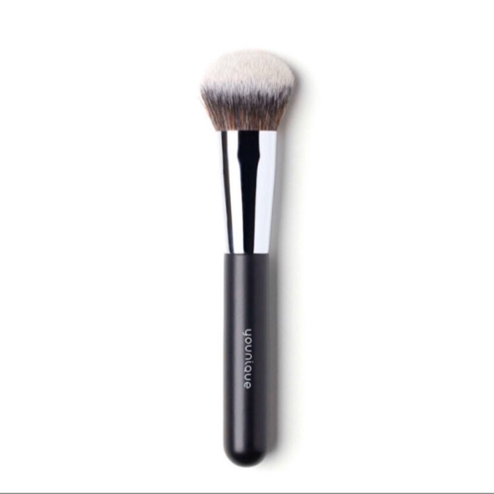 YOUNIQUE sculpting brush